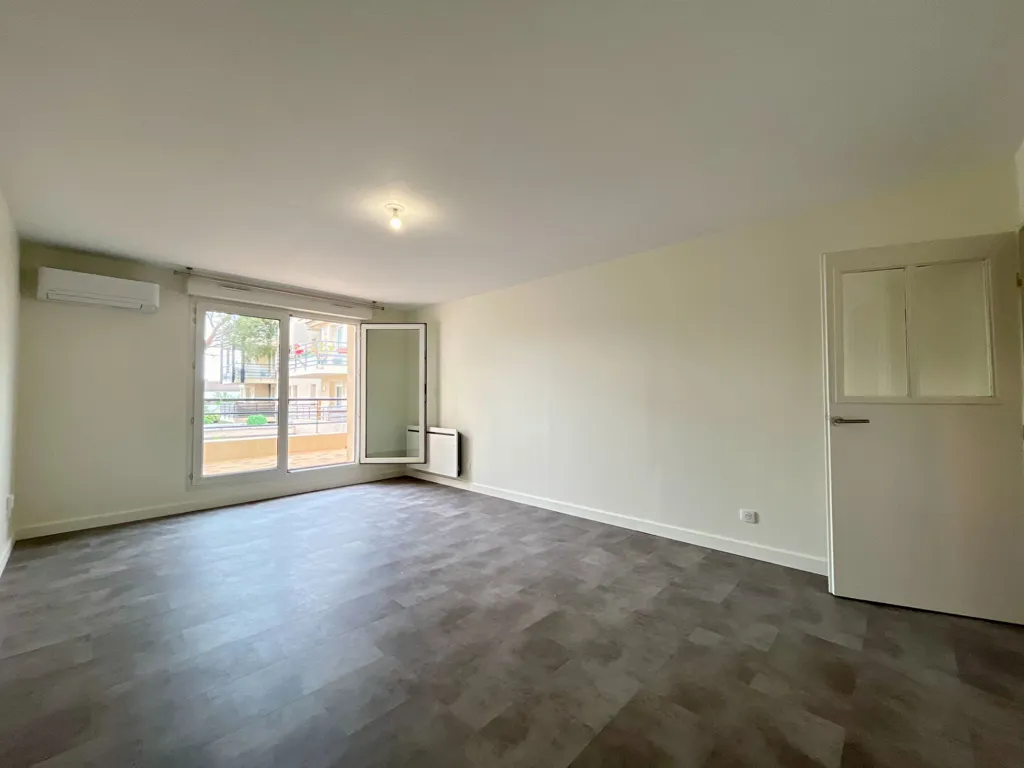 Rooms - Apartment with South-Facing Terrace in Blagnac