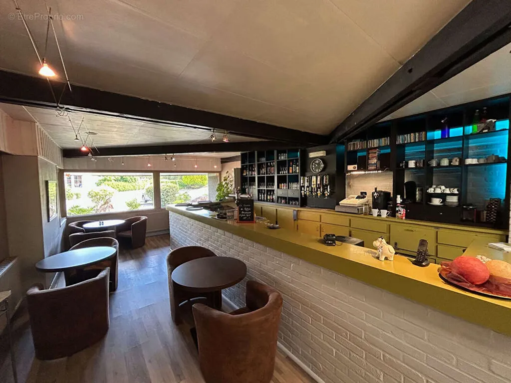 Rooms - Commercial Property with Restaurant in Leuhan