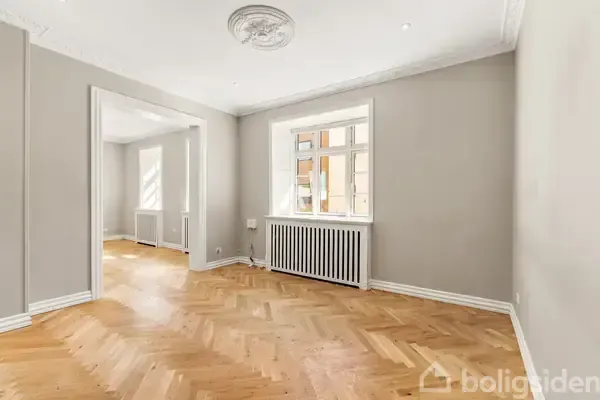 Elutuba - Renovated Flat with Red Theme in Randers C