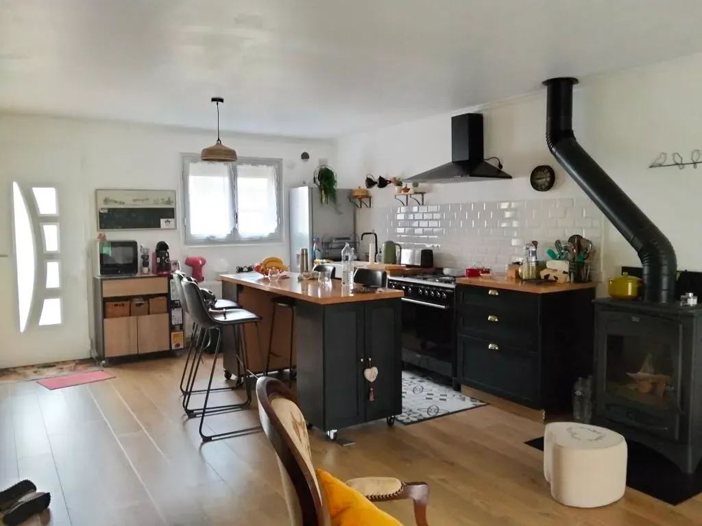 Cuisine - Maison Rénovée avec Balcon et Terrasse à Alès