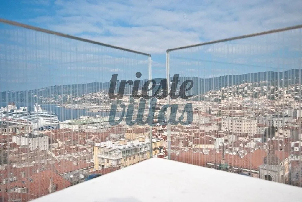 Balcon - Penthouse with Panoramic View in Trieste