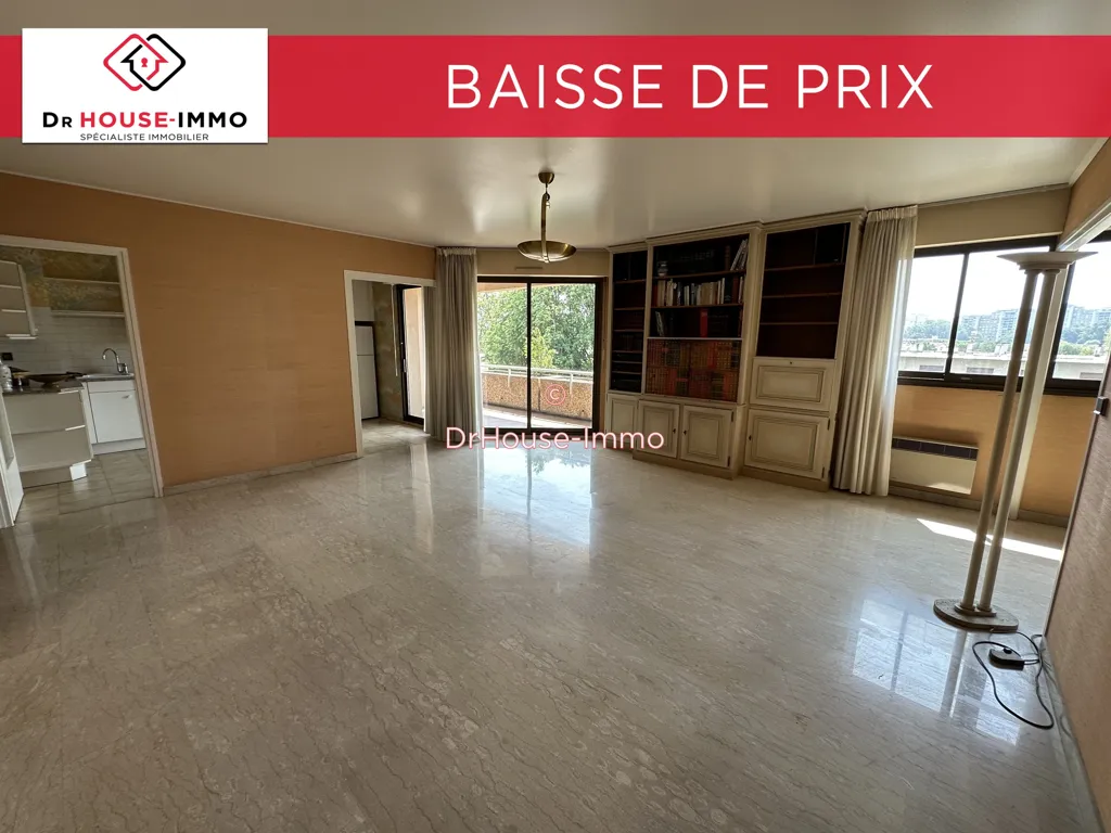 Living Room - Apartment with Balcony and Terrace in Central Location