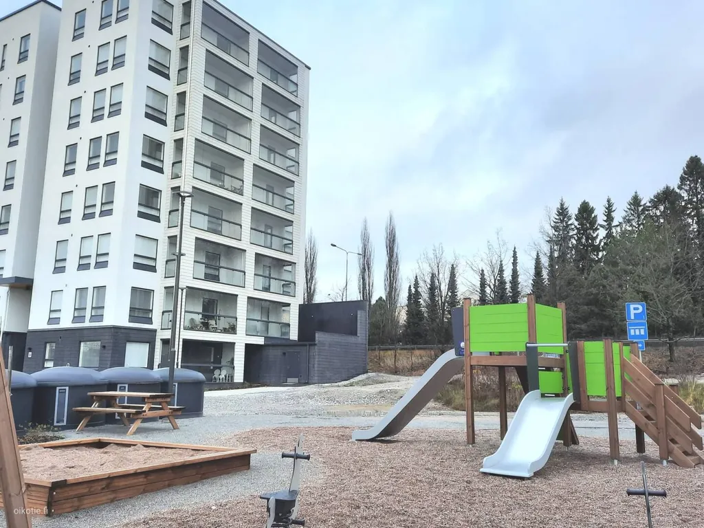 Garden - Modern Flat with Balcony in Lahti