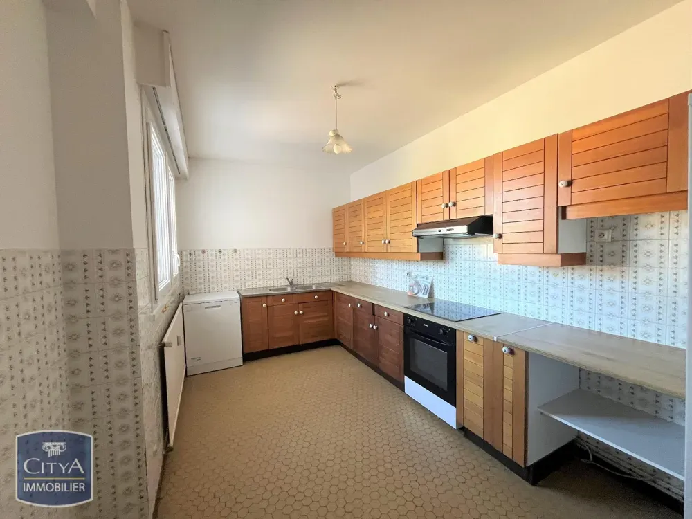 Cuisine - Appartement 5 Pièces avec Balcons au Centre de Limoges