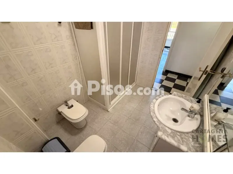 Bathrooms - Classic Flat with Balcony in Cartagena
