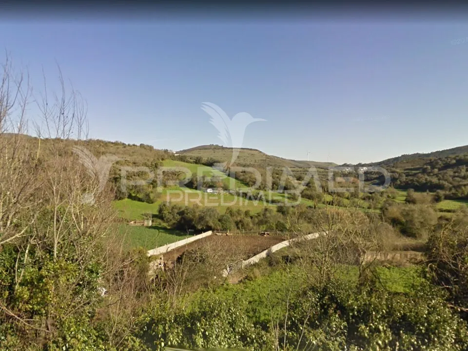 Jardin - Land with Ruin in Rio Mau, Mafra