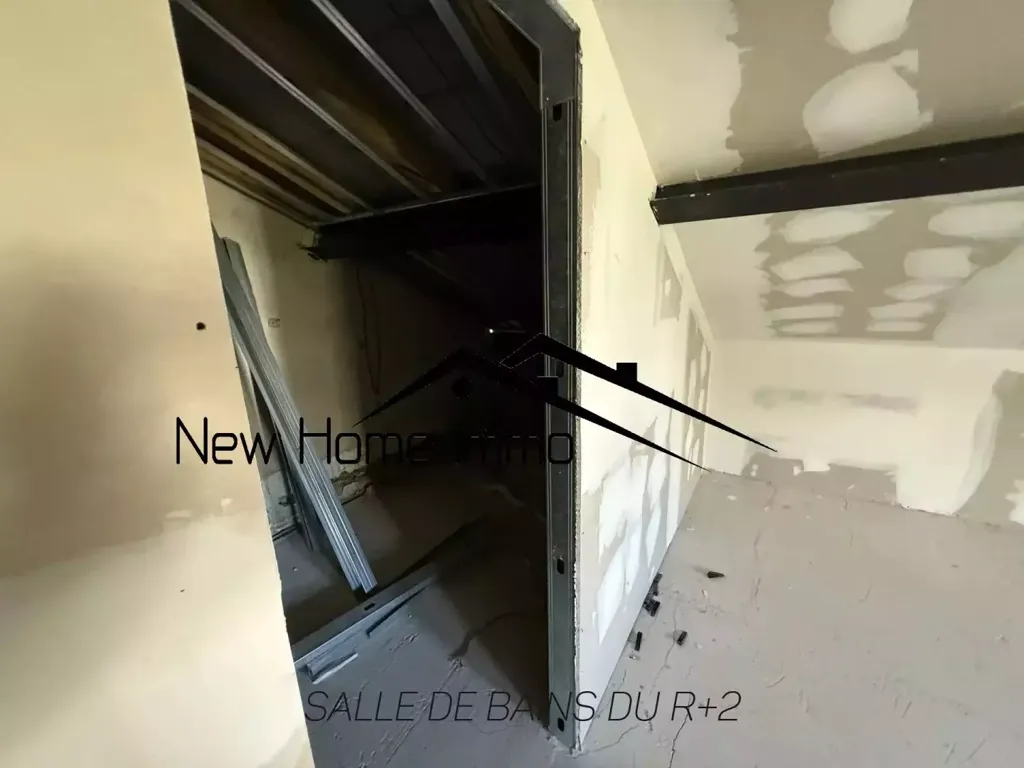 Toad - Luxury Villa with Pool Potential in Marseille