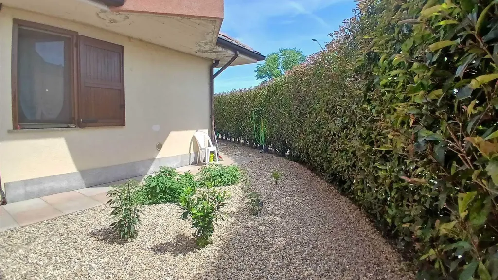 Aed - Terraced House with Private Garden in Mortara