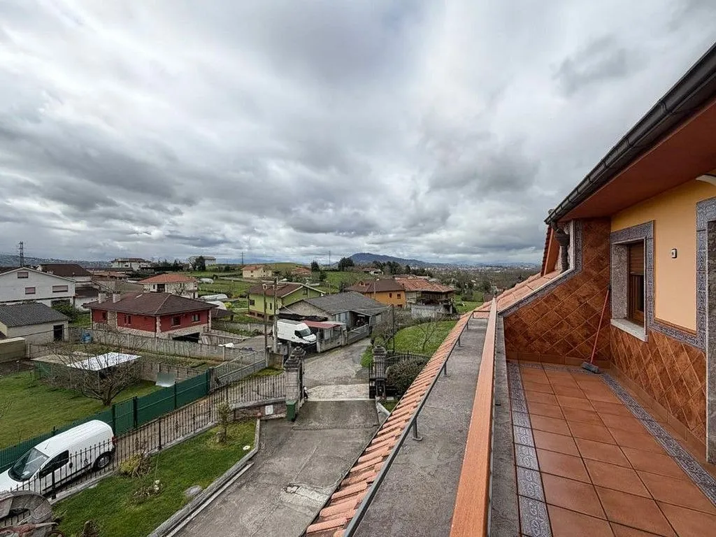 Rõdu - Chalet with Garage in Balbona, Asturias