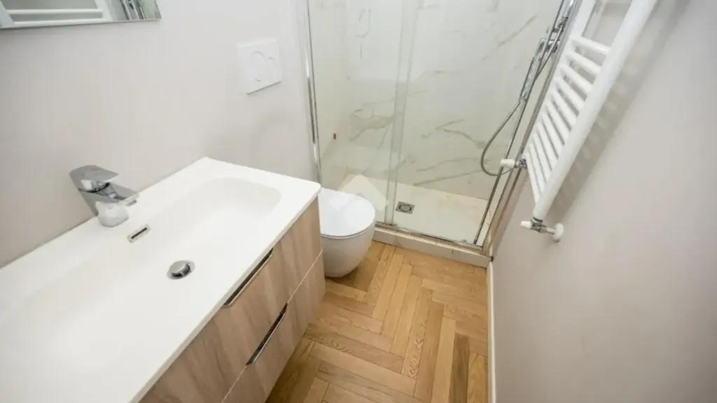 Vannitoad - Elegant Trilocale with Balcony in Milan
