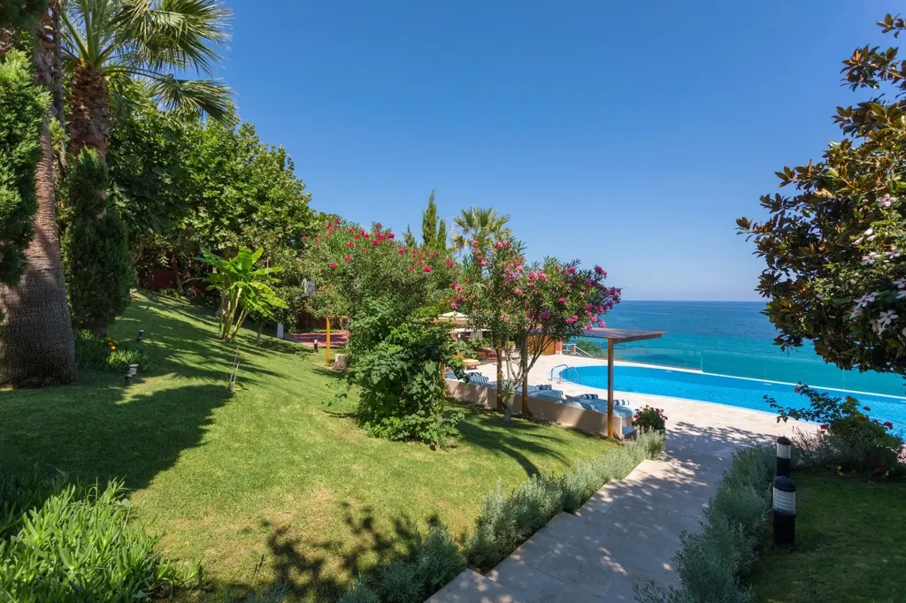 Jardin - Luxury Seafront Villa with Panoramic Views in Zakynthos