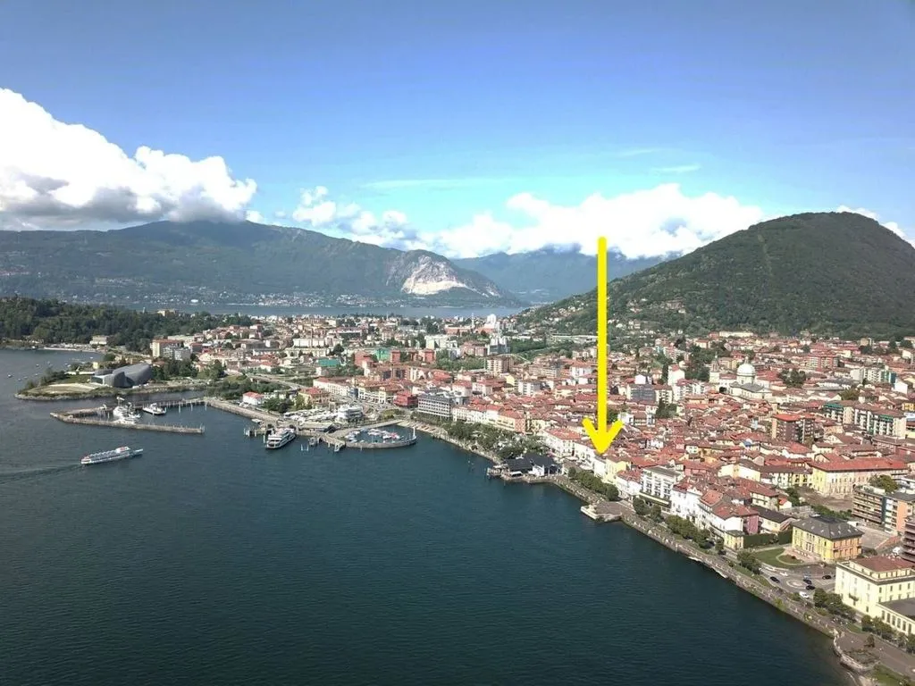 Lakefront Apartment in Verbania's Corso Goffredo Mameli