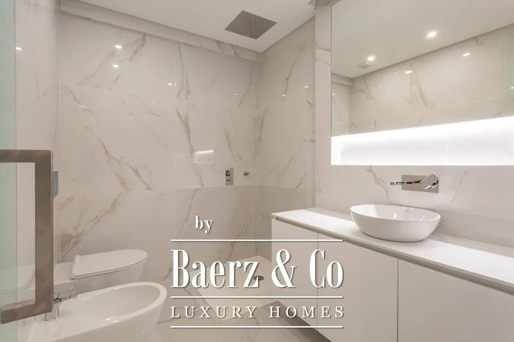 Salles de bain - Luxury Duplex Flat with Balcony in Carcavelos