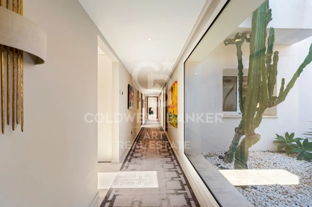Esik - Contemporary Mediterranean Villa with Panoramic Views in Benahavís