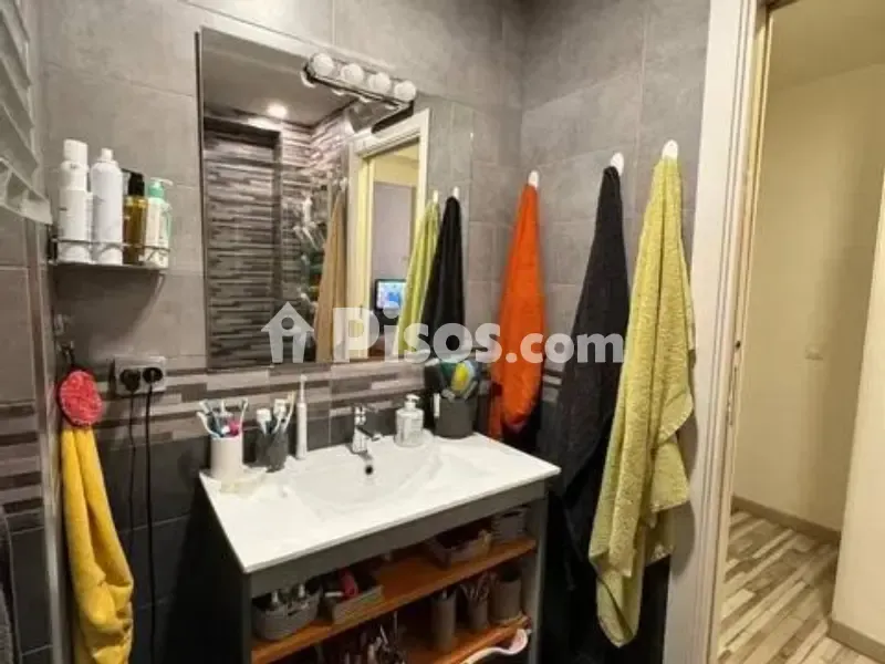 Bathrooms - Reformed Apartment with Pool in Benidorm