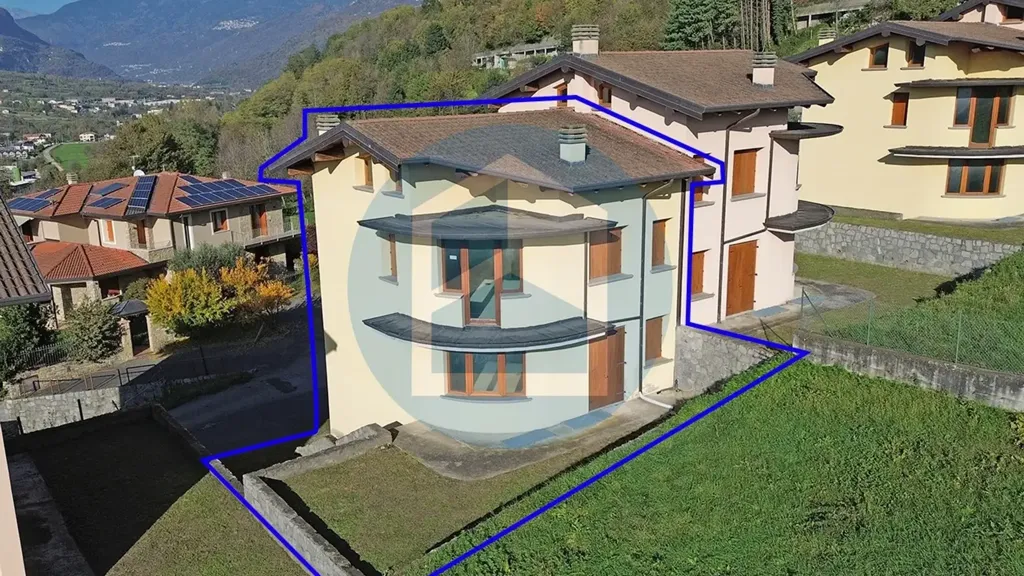 Vue aérienne - Bifamiliar Villa with Garden in Niardo