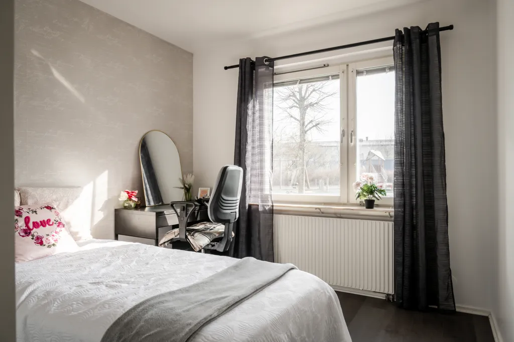 Chambres - Renovated Penthouse with Balcony in Borås