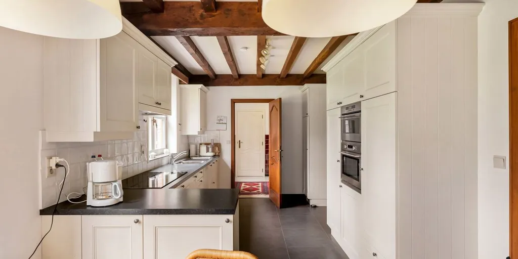 Kitchen - Country Villa with Terrace and Garden
