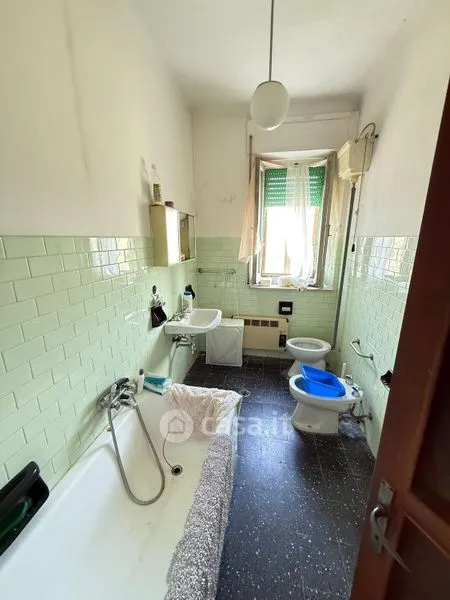 Bathrooms - Rustic Farmhouse with Garden in Loro Piceno