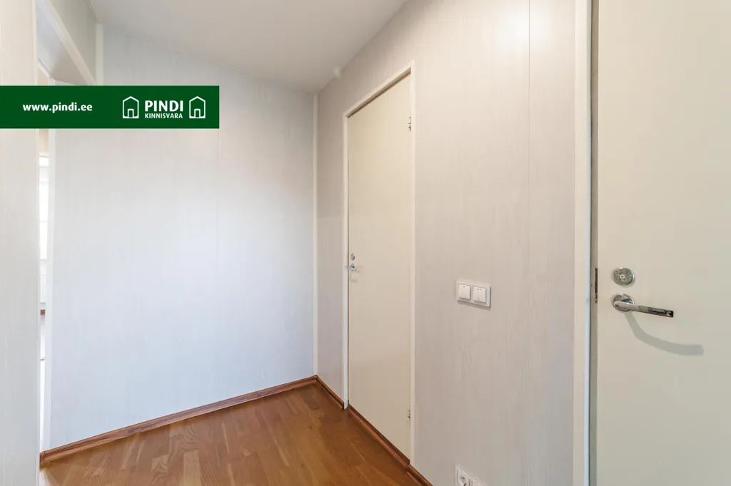 hallway_entrance
