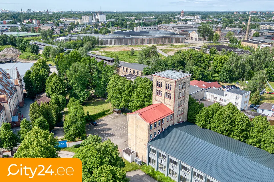 Vista aerea - Office Building with Modern Lifts in Teika