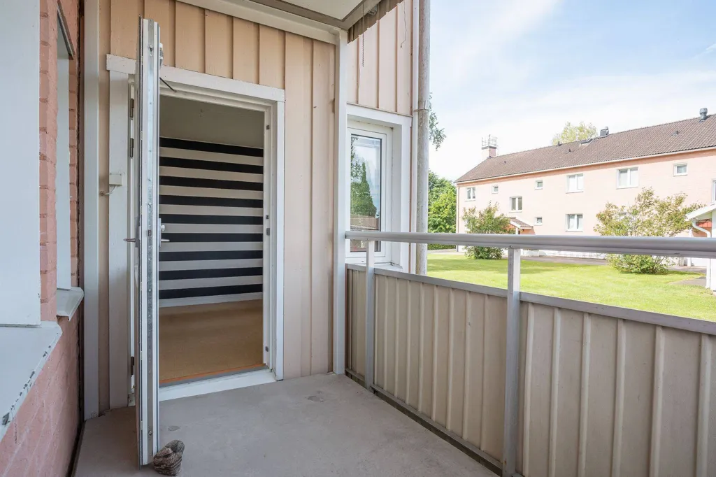 Balcon - Bright 2-Bedroom Flat with Balcony in Tidaholm