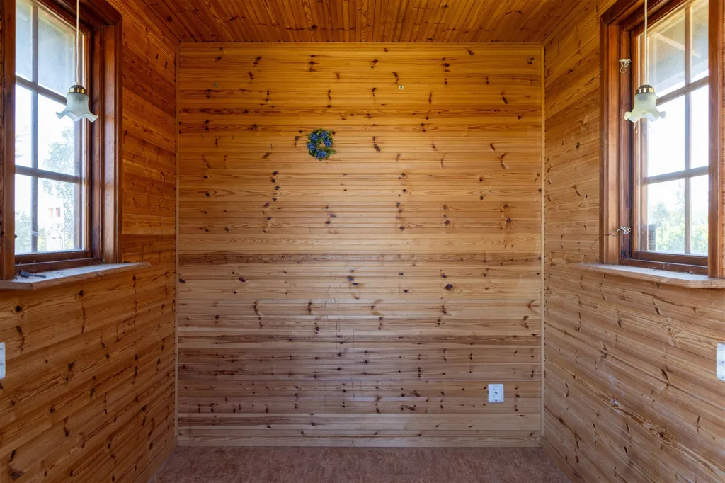 Toad - One-Storey Villa with Large Corner Plot in Hasslöv