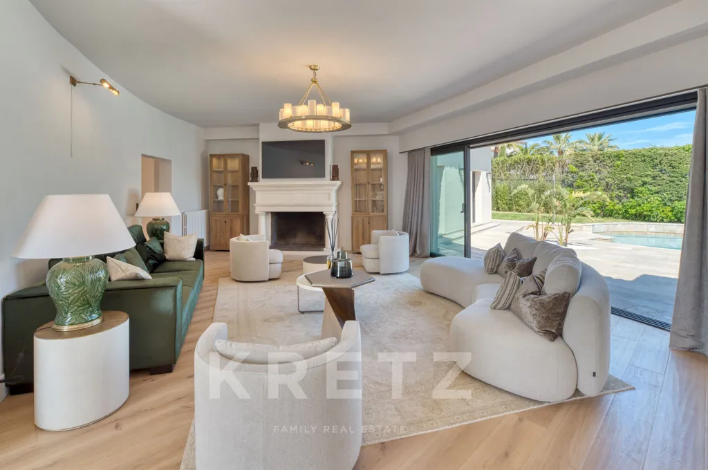 Séjour - Villa Rénovée avec Vue Mer à Cannes