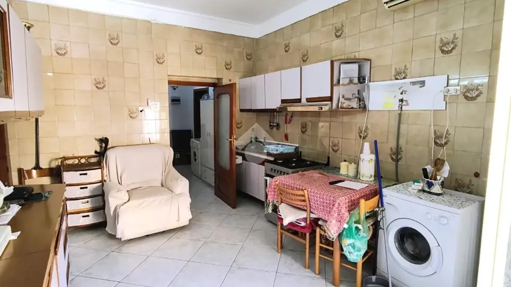 Cuisine - Bright Apartment with Balcony in Foggia Centre