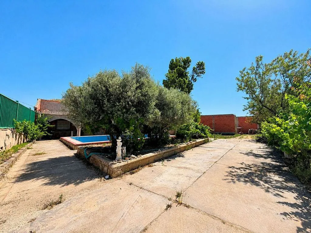 Aed - Rustic House with Pool near Belchite