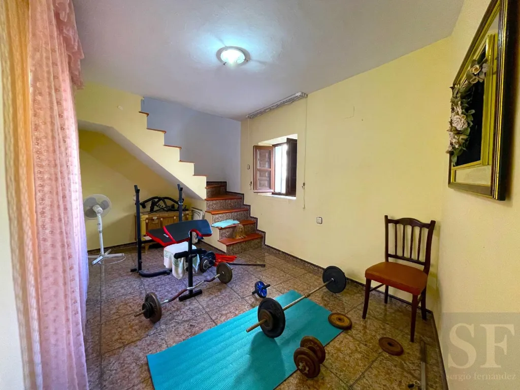 Toad - Adaptable Townhouse with Mountain Views in Sayalonga