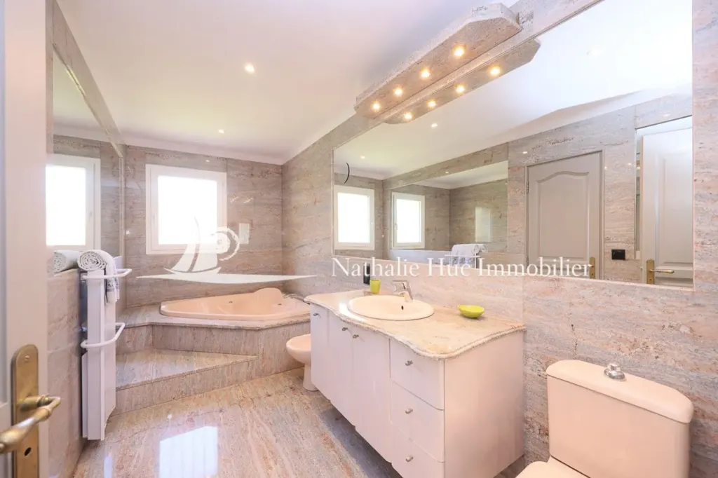 Vannitoad - Property with Pool in Saint Cyprien Plage