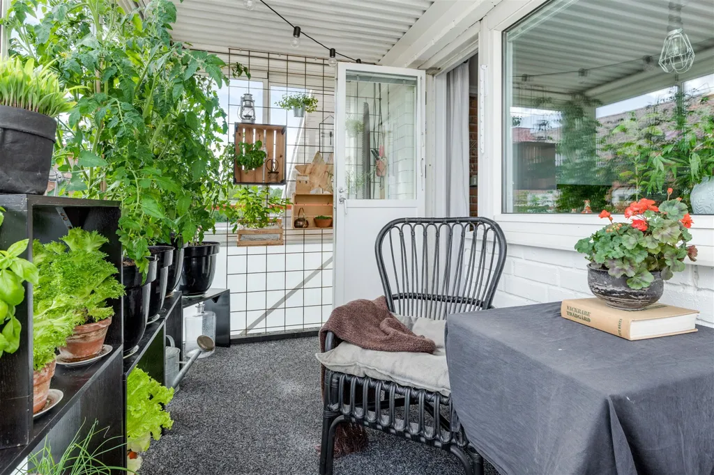 Balcon - Penthouse with Large Balcony in Solbacka