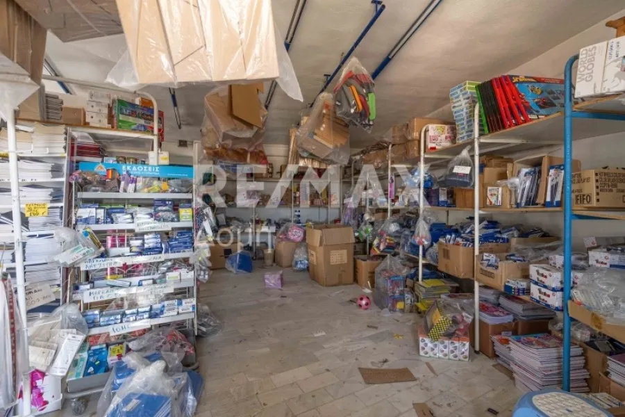 Buanderie - Corner Shop with Excellent Exposure in Volos