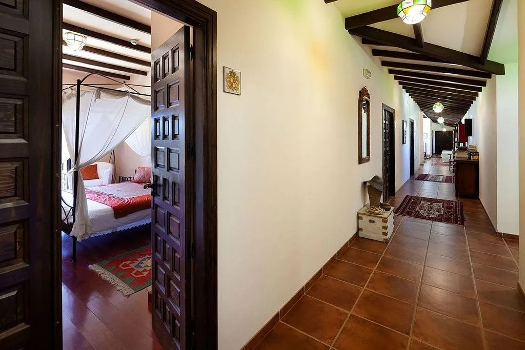 Bedrooms - Andalusian Cortijo with Pool in Almogía