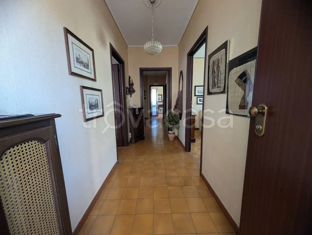 Entrée - Spacious Apartment with Terrace in Cuneo