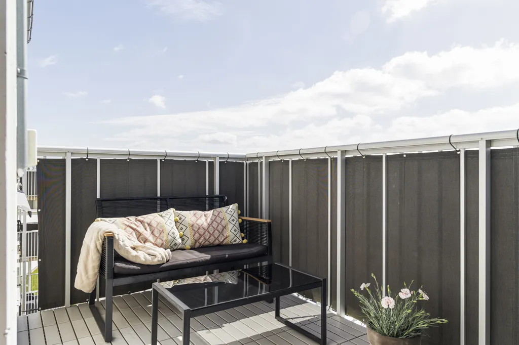 Balcon - Apartment with Balcony in Gråbo Centre