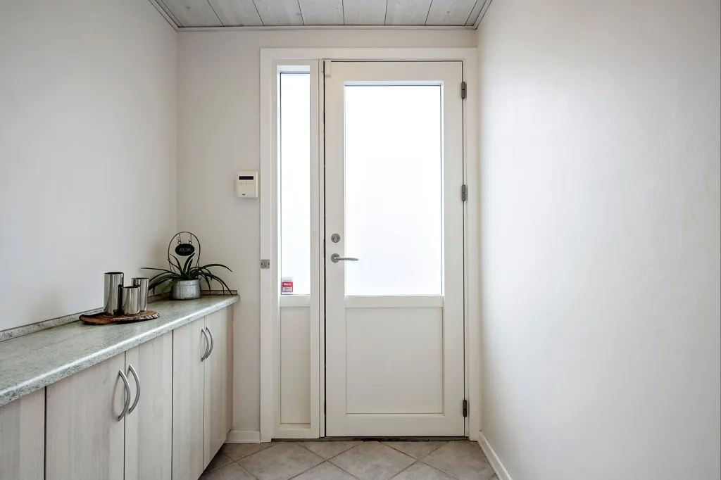 hallway_entrance