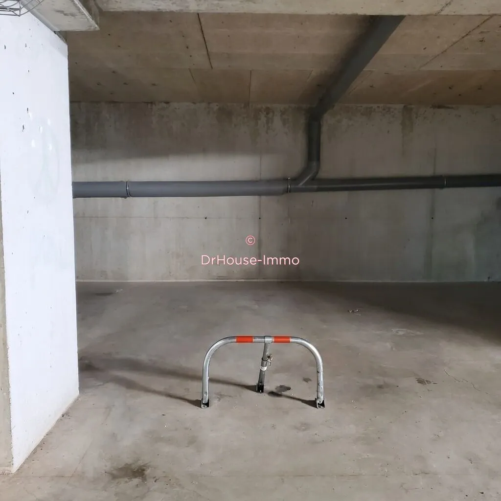Garage - Appartement avec Balcon et Piscine à Super-Besse