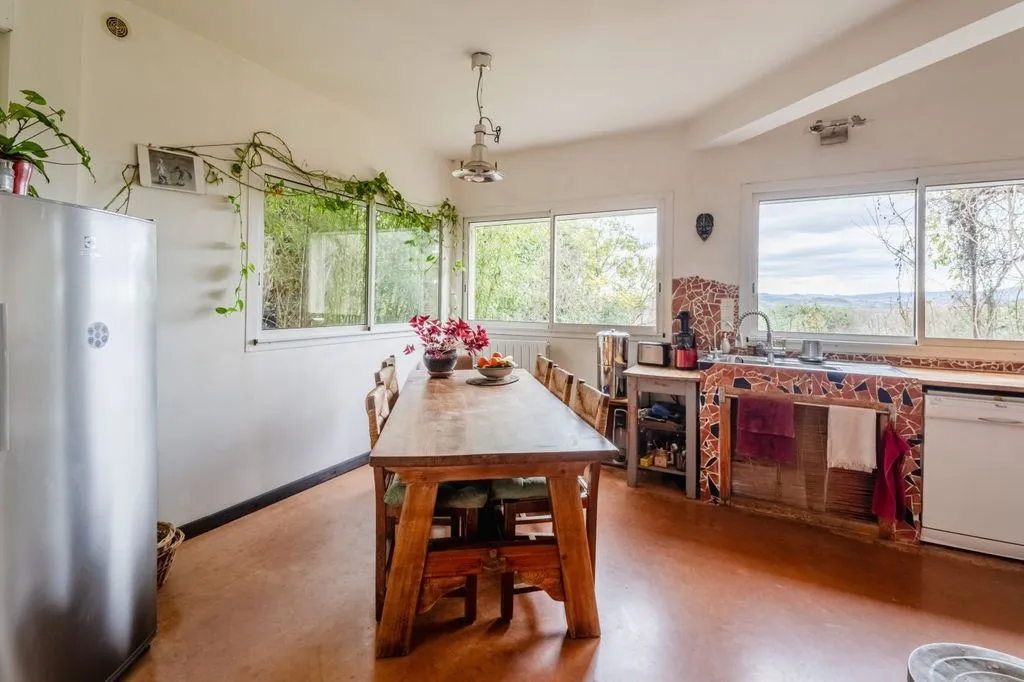 Köök - Luxury House with Garden in Puilacher