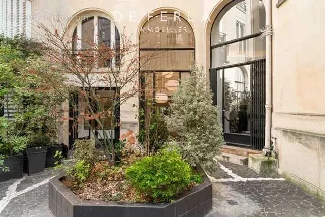 Giardino - Art Studio Loft in 16th Arrondissement, Paris