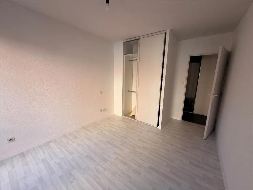 Toad - T3 Flat with Balcony in Muret