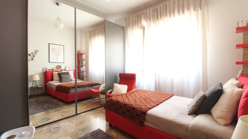 Camere da letto - Rear-Facing Apartment with Balcony in Vinci
