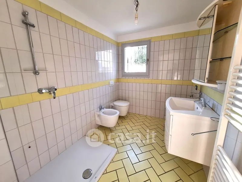 Bathrooms - Rustic Villa with Private Garden in Trescore Balneario