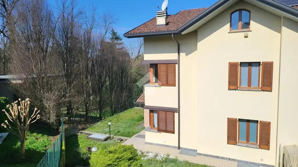 Exterior - Panoramic Bifamiliare Villa in Besana Brianza