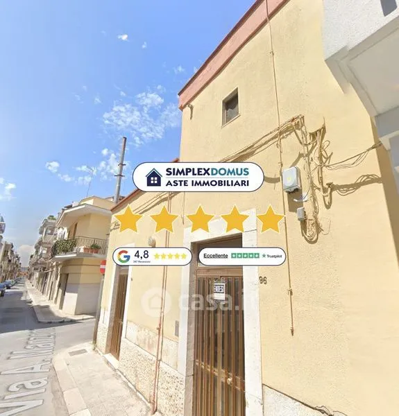 Exterior - Three-Bedroom Apartment with Balcony in Andria
