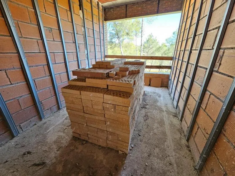 Pièces - Unfinished House with Potential in Olivella