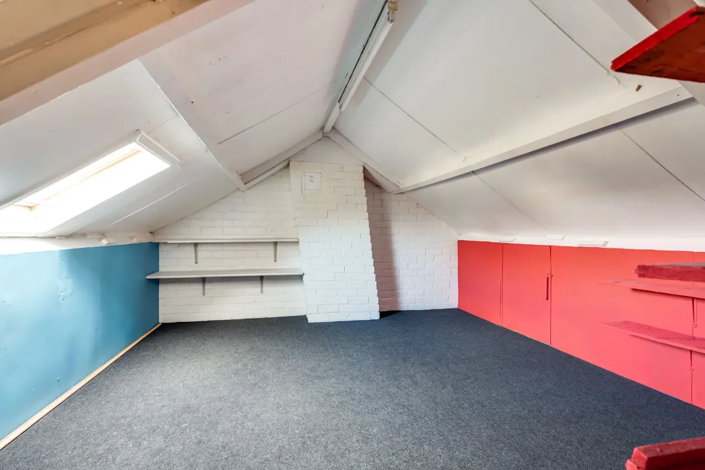 Toad - Spacious Renovated Semi-Detached House in Heiloo