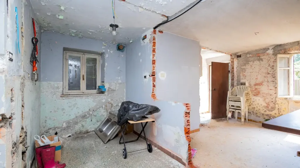 Toad - Independent House with Large Garden in Bagnolo Piemonte