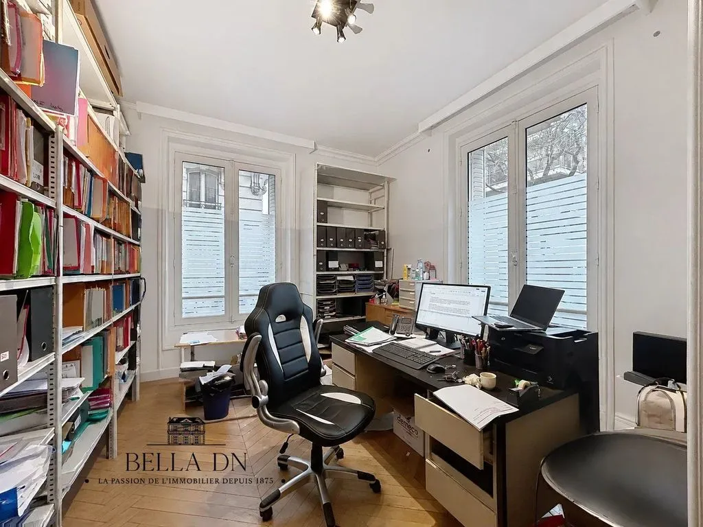 Office - Office Space in Haussmannian Building, Paris 17